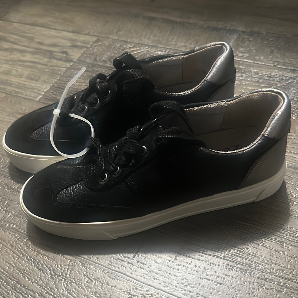 Naturalizer Black and Silver Women's Sneakers